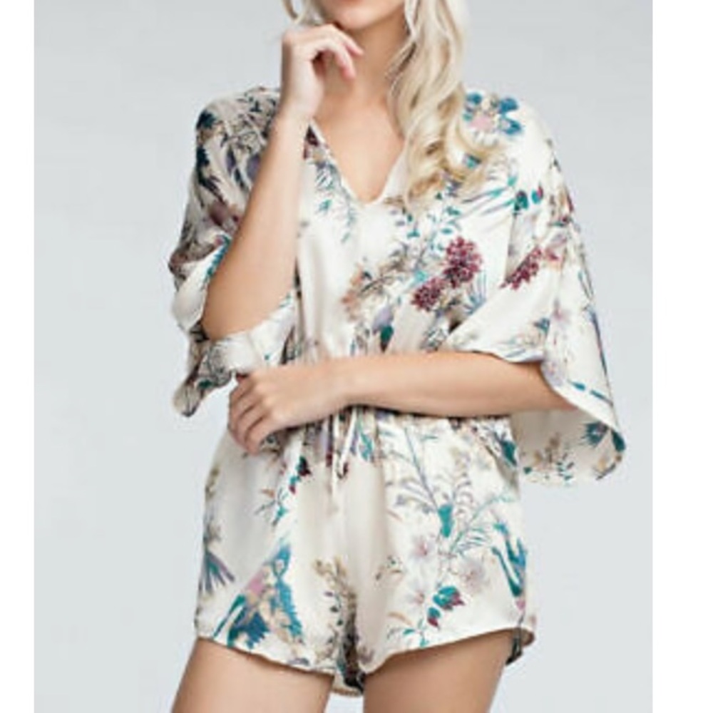 HONEY PUNCH M Floral Romper 🌸